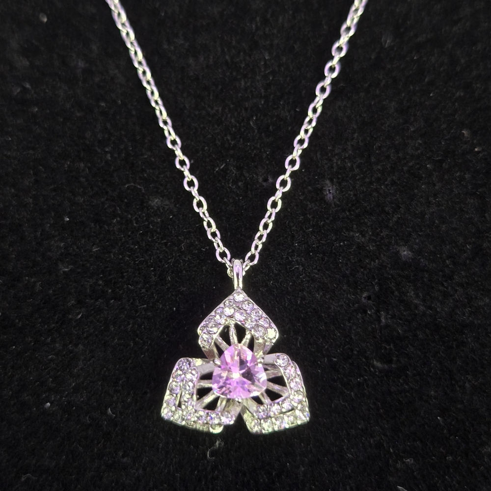 Elegant Silver and Pink Pendant Necklace